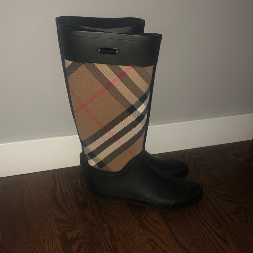 Burberry sz 10 rain boots